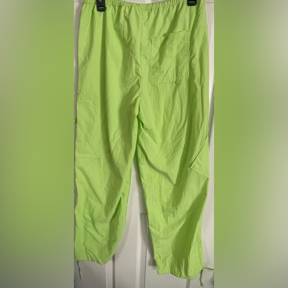 NWT No Boundaries Neon Green High Rise Baggy Nylon Parachute Cargo Pants XS - Picture 9 of 9